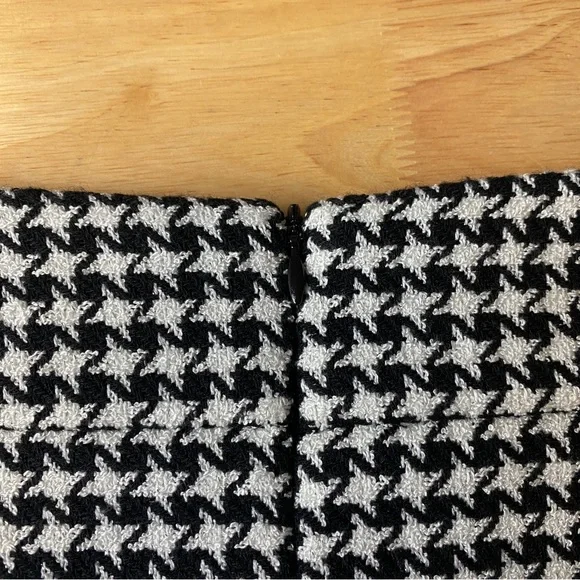 REVIEW 'Wanda' Black White Houndstooth Tweed Knit Skirt w Patch Pockets Size 12 - Picture 9 of 11